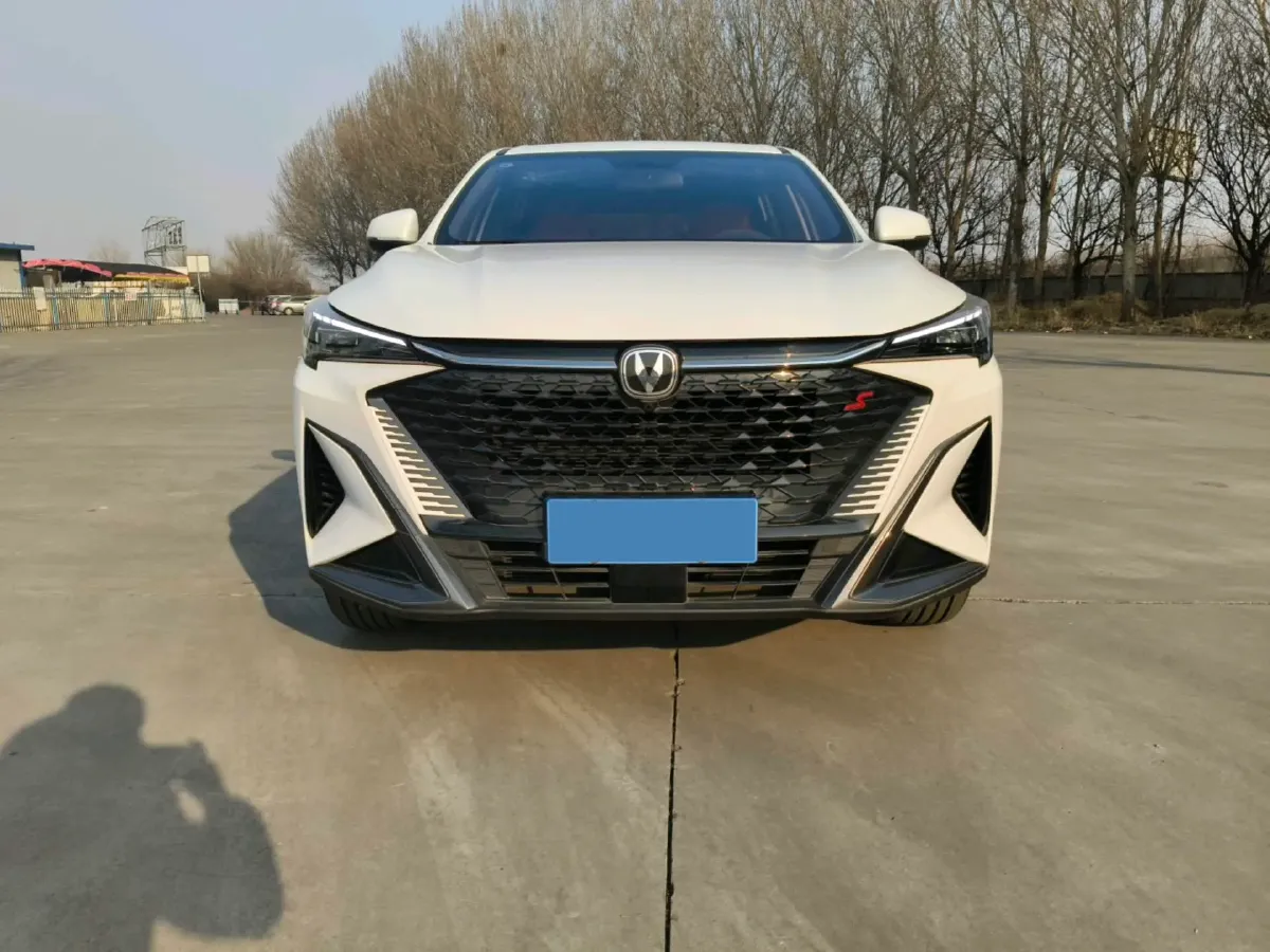 2025 ChangAn X5 PLUS 1.5T 188HP L4 7DCT,autocango,china used car exporter,china ev exporter,chinese used car exporter,chinese used ev exporter
