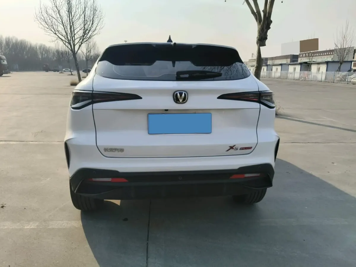 2025 ChangAn X5 PLUS 1.5T 188HP L4 7DCT,autocango,china used car exporter,china ev exporter,chinese used car exporter,chinese used ev exporter