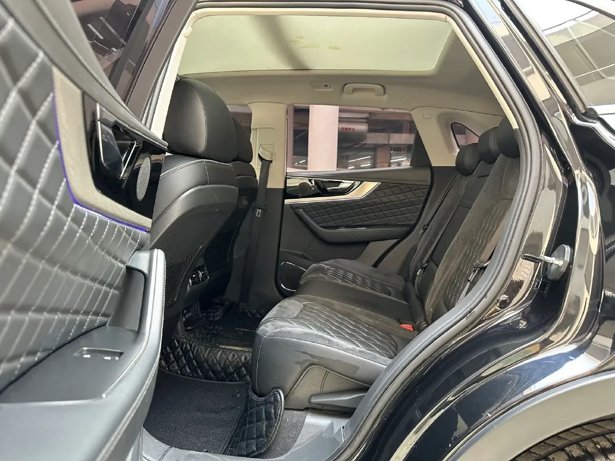 2019 HongQi HS5 2.0T 224HP L4 6AT,autocango,china used car exporter,china ev exporter,chinese used car exporter,chinese used ev exporter