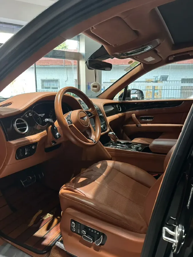 2017 Bentley Bentayga 6.0T 608HP W12 8AT,autocango,china used car exporter,china ev exporter,chinese used car exporter,chinese used ev exporter