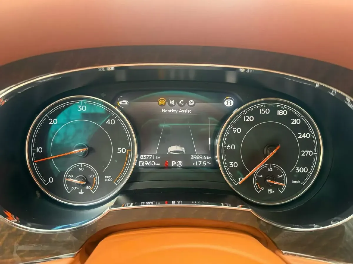 2017 Bentley Bentayga 6.0T 608HP W12 8AT,autocango,china used car exporter,china ev exporter,chinese used car exporter,chinese used ev exporter