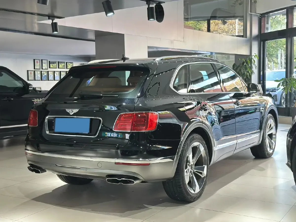 2017 Bentley Bentayga 6.0T 608HP W12 8AT,autocango,china used car exporter,china ev exporter,chinese used car exporter,chinese used ev exporter