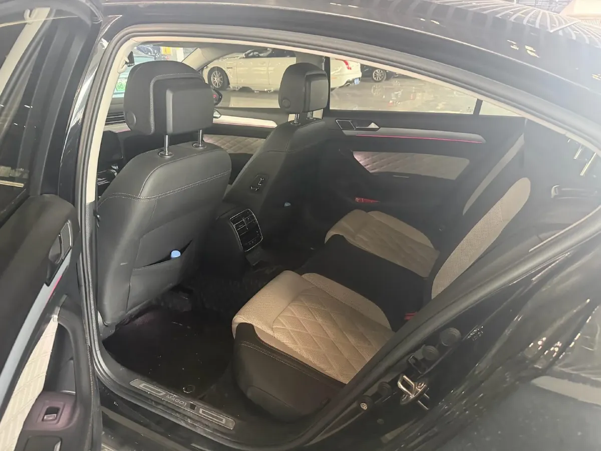 2023 Volkswagen Magotan 2.0T 186HP L4 7DCT,autocango,china used car exporter,china ev exporter,chinese used car exporter,chinese used ev exporter