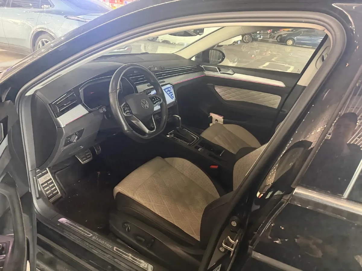 2023 Volkswagen Magotan 2.0T 186HP L4 7DCT,autocango,china used car exporter,china ev exporter,chinese used car exporter,chinese used ev exporter