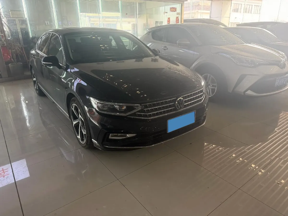 2023 Volkswagen Magotan 2.0T 186HP L4 7DCT,autocango,china used car exporter,china ev exporter,chinese used car exporter,chinese used ev exporter