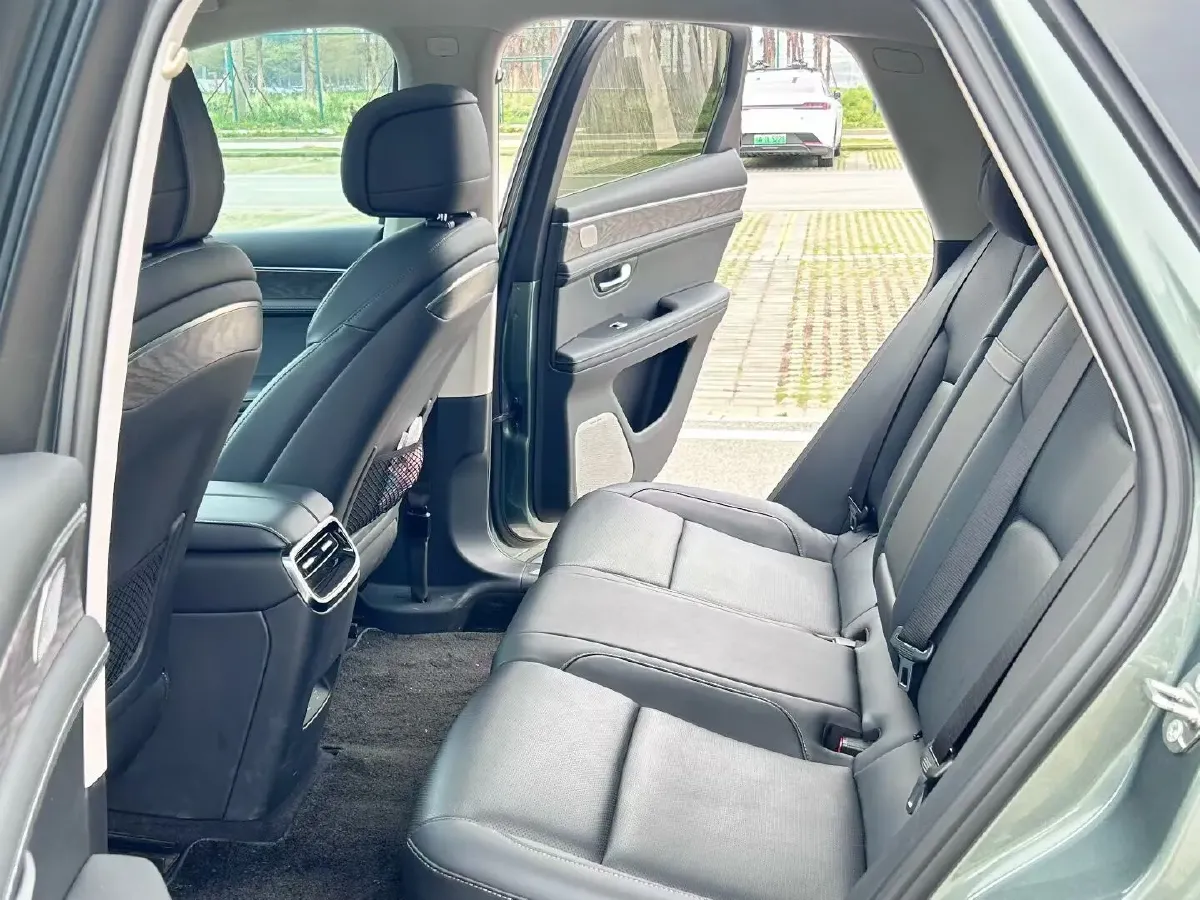 2022 Isuzu Mu-X 2.0T 220HP L4 8AT,autocango,china used car exporter,china ev exporter,chinese used car exporter,chinese used ev exporter