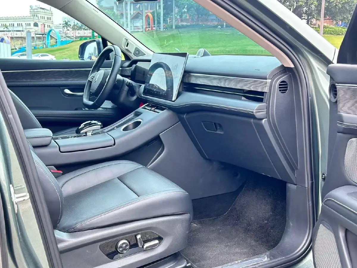 2022 Isuzu Mu-X 2.0T 220HP L4 8AT,autocango,china used car exporter,china ev exporter,chinese used car exporter,chinese used ev exporter