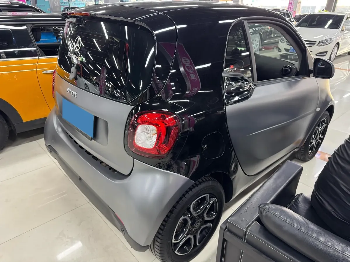 2019 Smart smart fortwo 0.9T 90HP L3 6DCT,autocango,china used car exporter,china ev exporter,chinese used car exporter,chinese used ev exporter