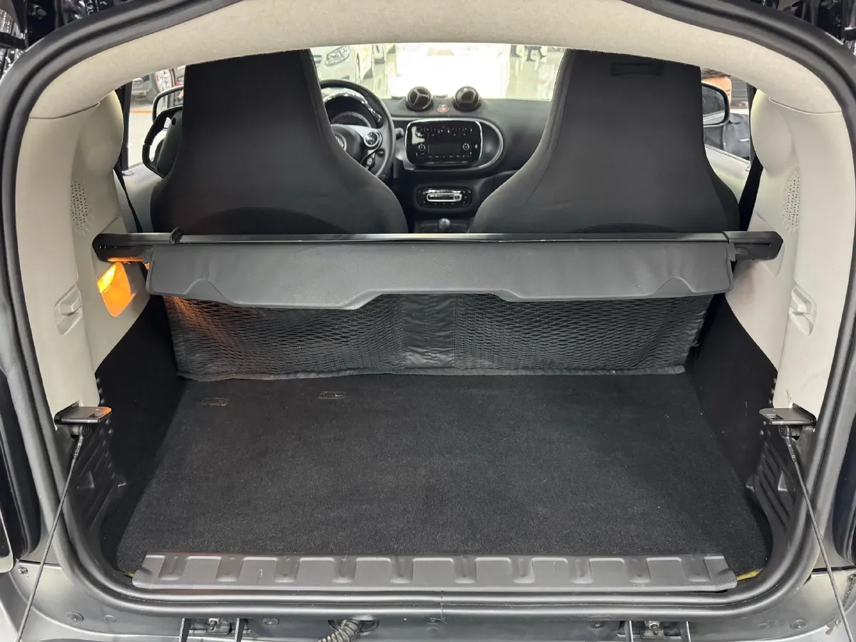 2019 Smart smart fortwo 0.9T 90HP L3 6DCT,autocango,china used car exporter,china ev exporter,chinese used car exporter,chinese used ev exporter