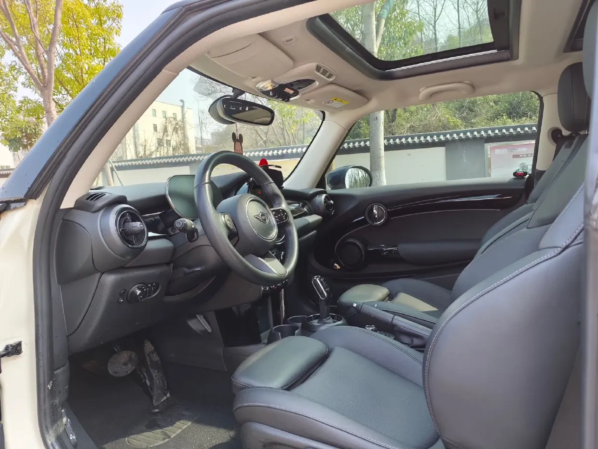 2022 MINI MINI 1.5T 136HP L3 7DCT,autocango,china used car exporter,china ev exporter,chinese used car exporter,chinese used ev exporter