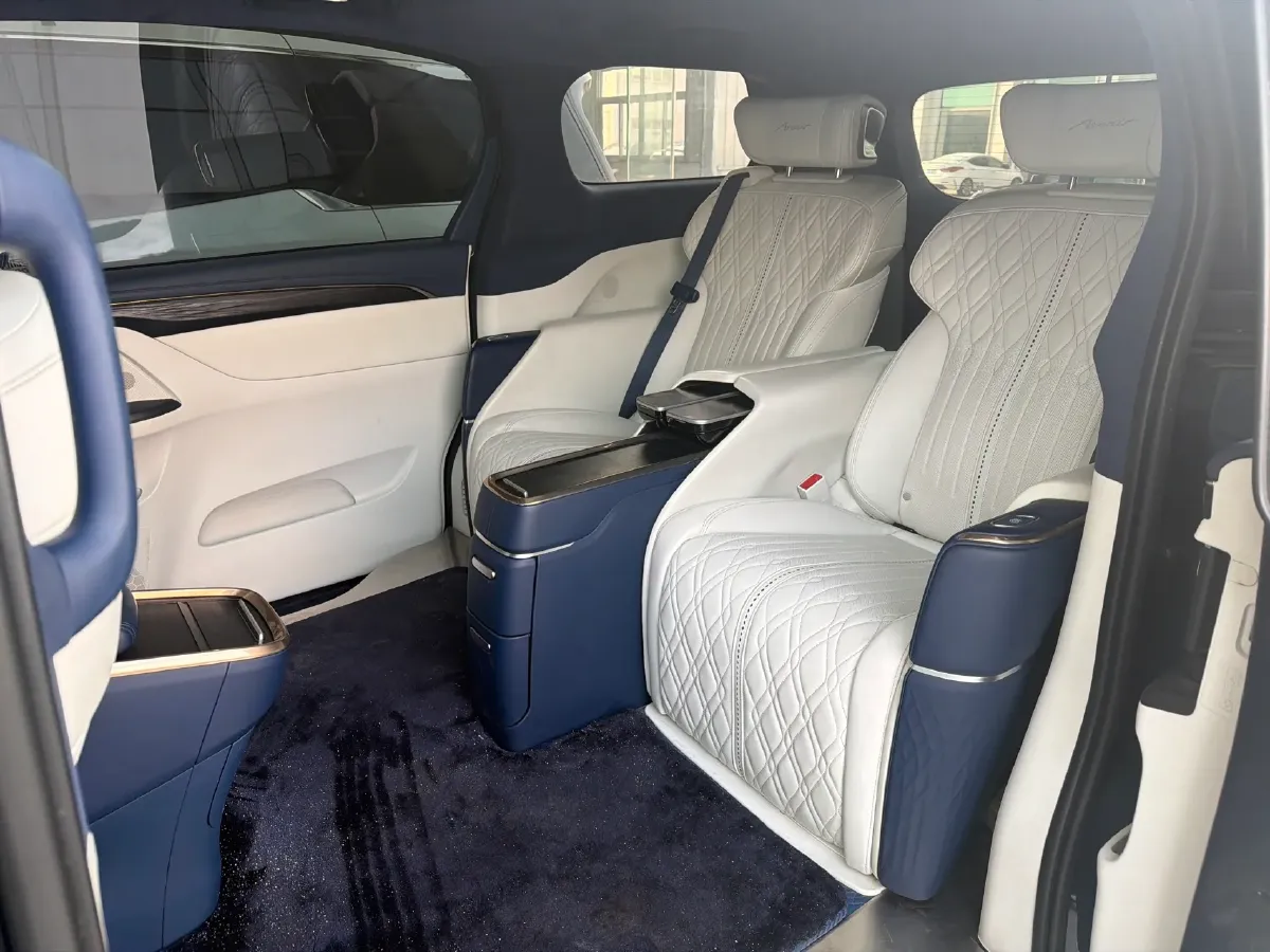 2021 Buick GL8 2.0T 237HP L4 9AT,autocango,china used car exporter,china ev exporter,chinese used car exporter,chinese used ev exporter