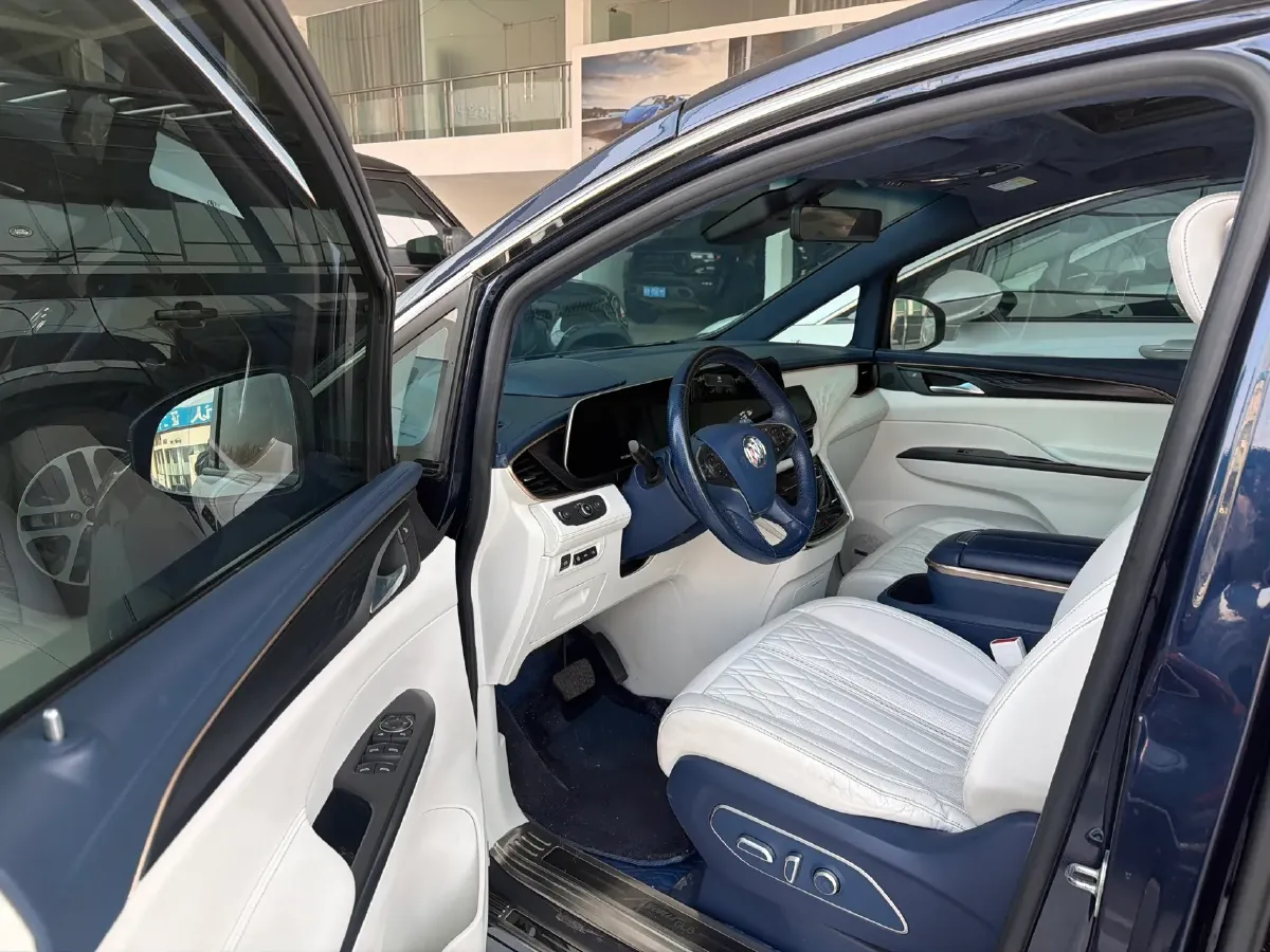 2021 Buick GL8 2.0T 237HP L4 9AT,autocango,china used car exporter,china ev exporter,chinese used car exporter,chinese used ev exporter