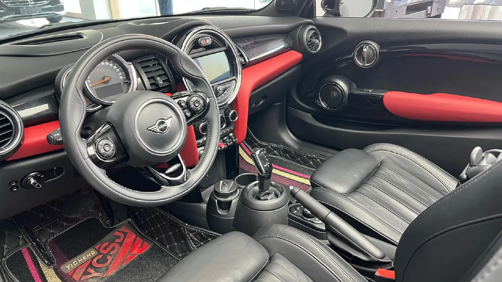 2020 MINI MINI 1.5T 136HP L3 7DCT,autocango,china used car exporter,china ev exporter,chinese used car exporter,chinese used ev exporter