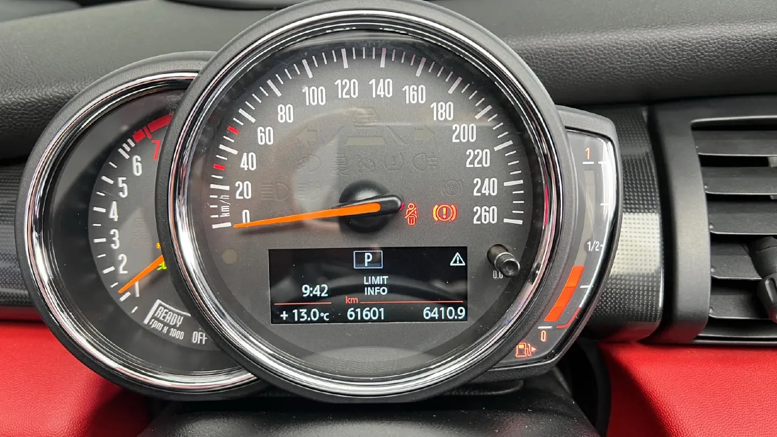 2020 MINI MINI 1.5T 136HP L3 7DCT,autocango,china used car exporter,china ev exporter,chinese used car exporter,chinese used ev exporter