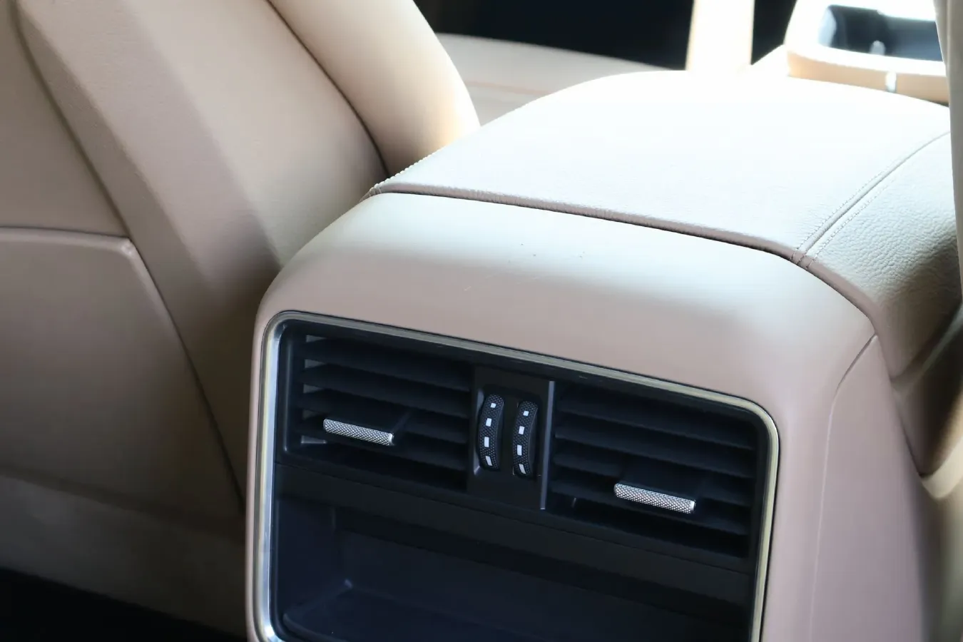 2018 Porsche Cayenne 3.0T 340HP V6 8AT,autocango,china used car exporter,china ev exporter,chinese used car exporter,chinese used ev exporter