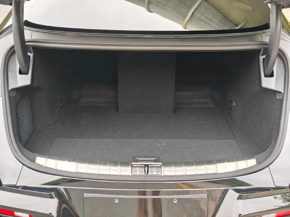 2024 Denza DenzaZ9 2.0T 207HP L4 E-CVT PHEV 38.5KWH,autocango,china used car exporter,china ev exporter,chinese used car exporter,chinese used ev exporter