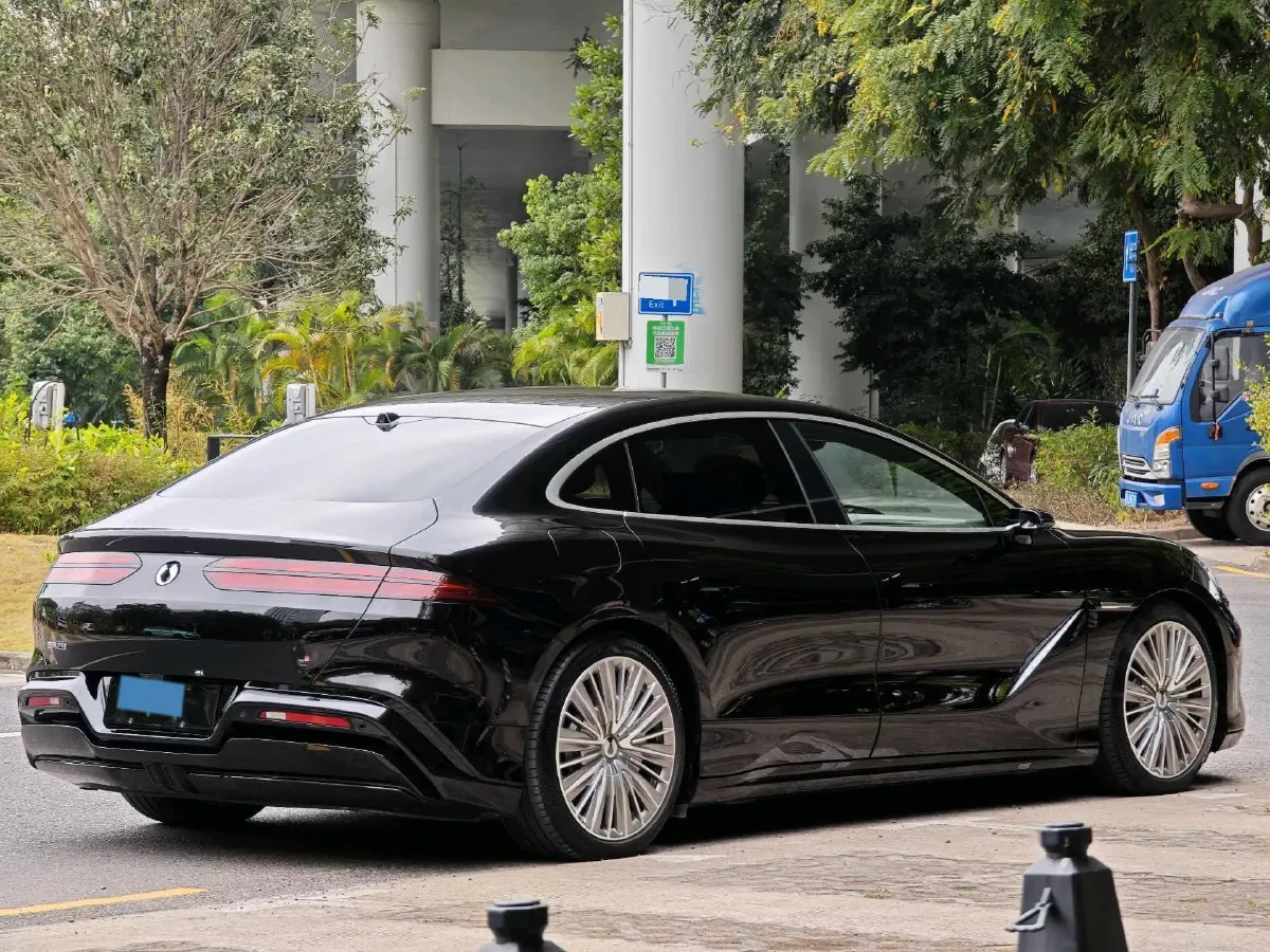 2024 Denza DenzaZ9 2.0T 207HP L4 E-CVT PHEV 38.5KWH,autocango,china used car exporter,china ev exporter,chinese used car exporter,chinese used ev exporter