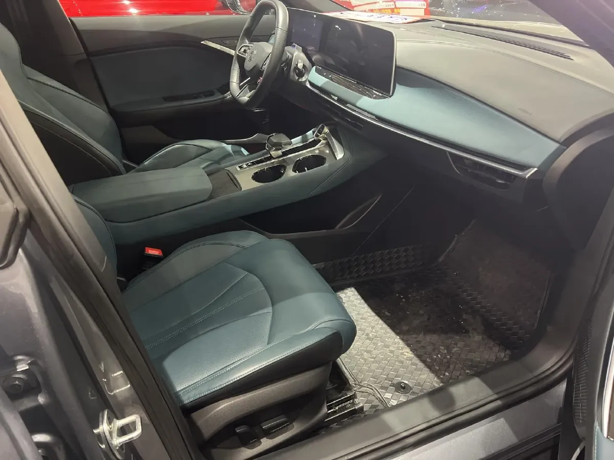 2025 MG 7 2.0T 261HP L4 9AT,autocango,china used car exporter,china ev exporter,chinese used car exporter,chinese used ev exporter