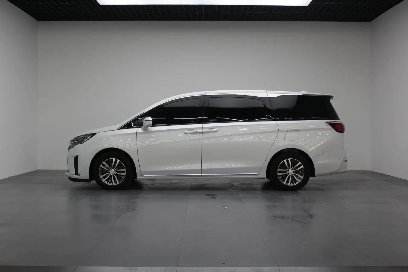 2023 Buick GL8 2.0T 237HP L4 9AT,autocango,china used car exporter,china ev exporter,chinese used car exporter,chinese used ev exporter