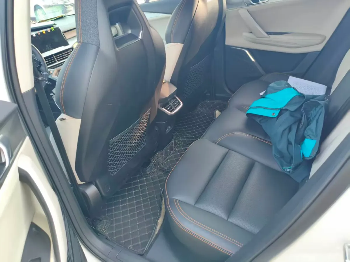 2023 LYNK&CO 06 1.5T 181HP L4 7DCT,autocango,china used car exporter,china ev exporter,chinese used car exporter,chinese used ev exporter