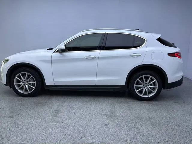 2017 Alfa Romeo Stelvio 2.0T 280HP L4 8AT,autocango,china used car exporter,china ev exporter,chinese used car exporter,chinese used ev exporter