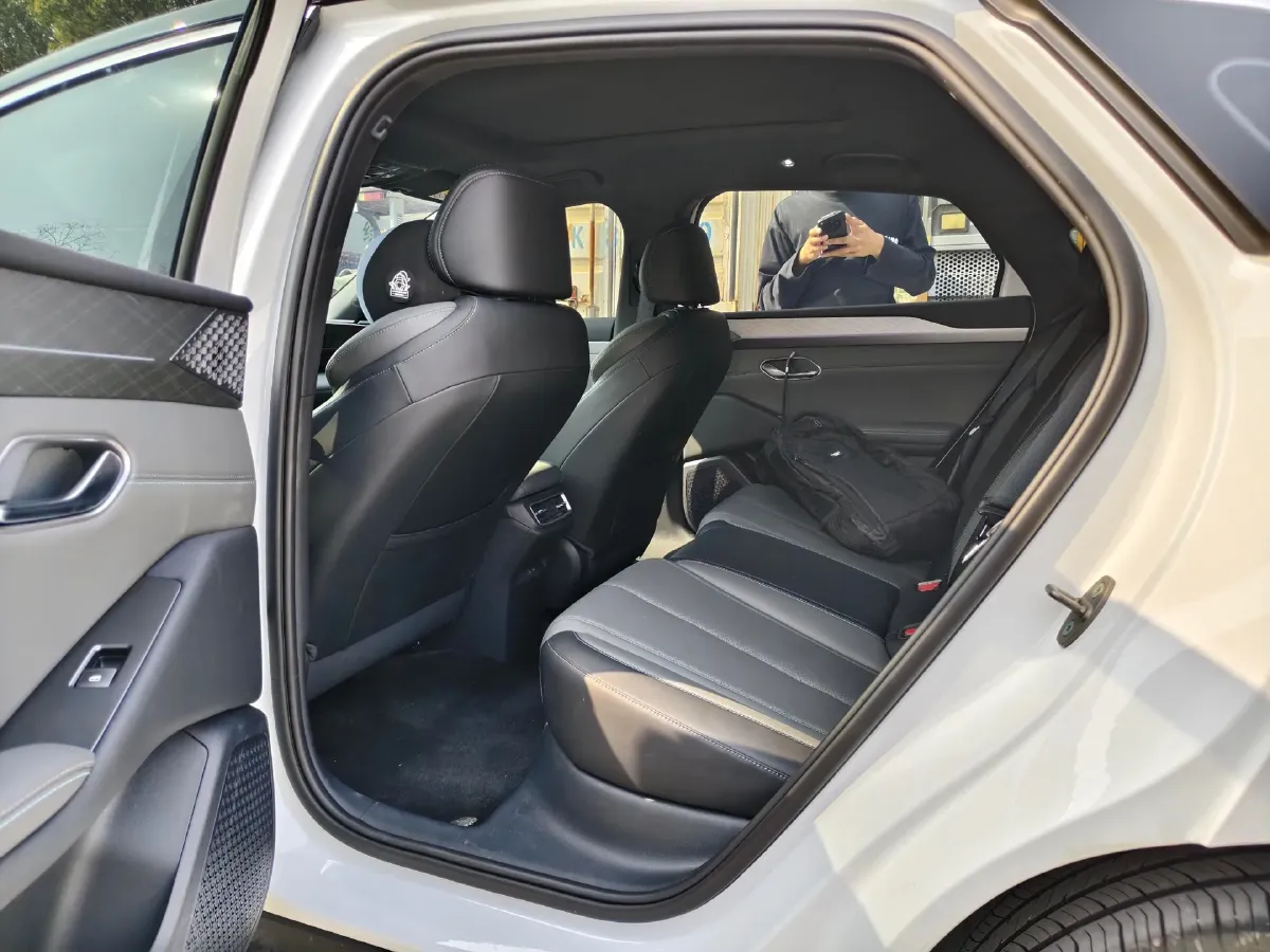 2025 BYD QinL BEV,autocango,china used car exporter,china ev exporter,chinese used car exporter,chinese used ev exporter