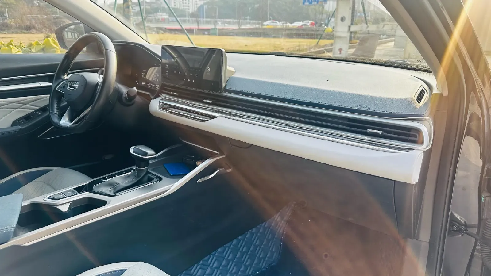 2022 Geely Emgrand 1.5L 114HP L4 CVT,autocango,china used car exporter,china ev exporter,chinese used car exporter,chinese used ev exporter