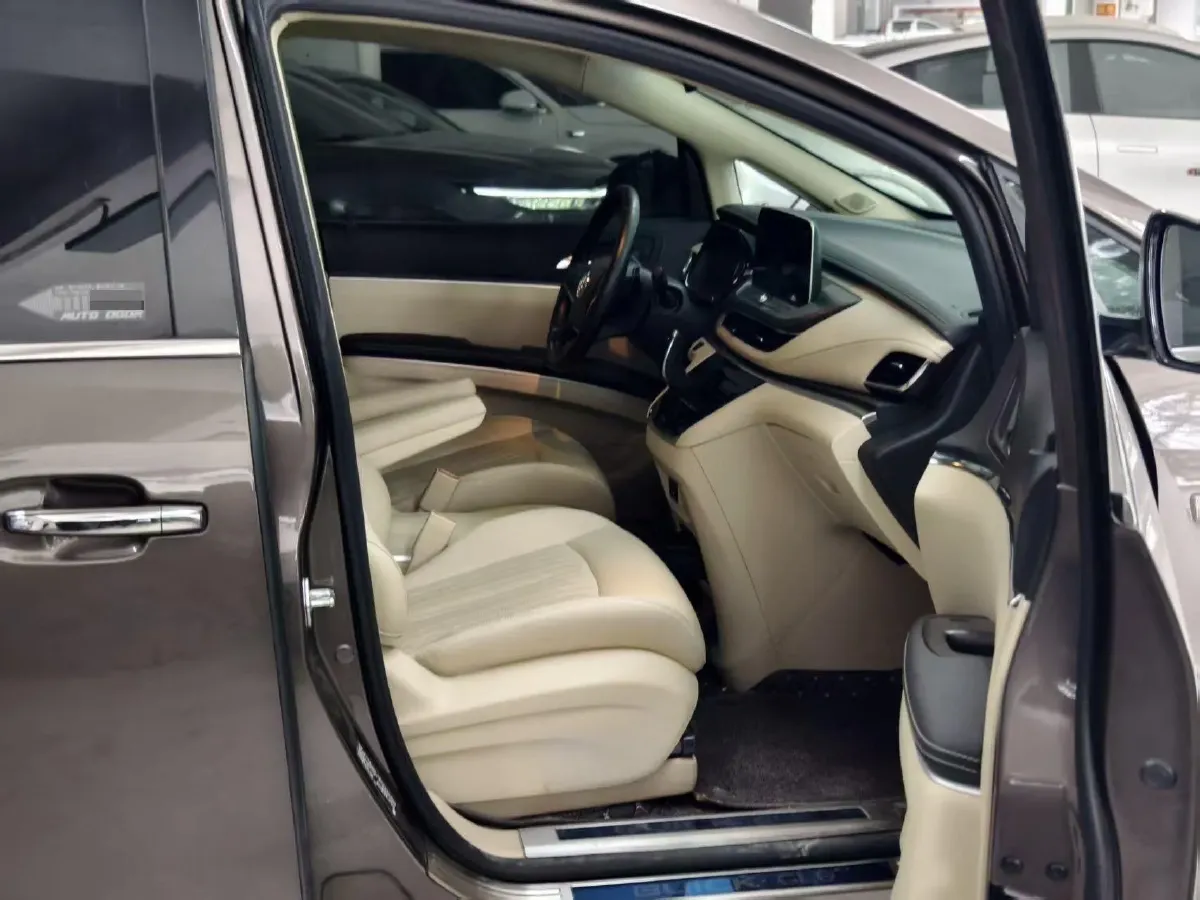 2023 Buick GL8 2.0T 237HP L4 9AT,autocango,china used car exporter,china ev exporter,chinese used car exporter,chinese used ev exporter