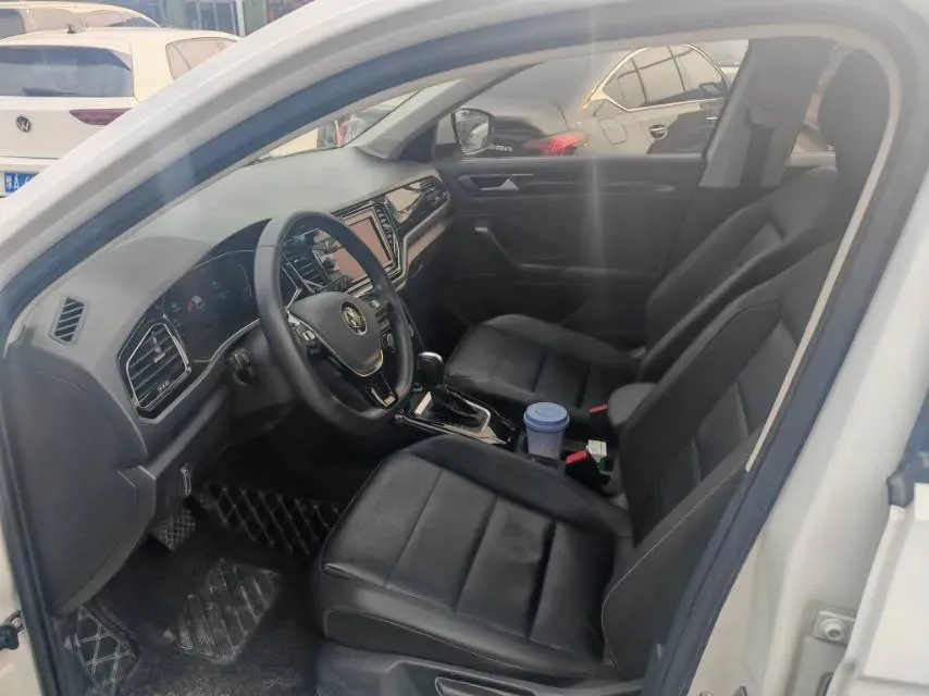 2021 Volkswagen T-Roc 1.4T 150HP L4 7DCT,autocango,china used car exporter,china ev exporter,chinese used car exporter,chinese used ev exporter