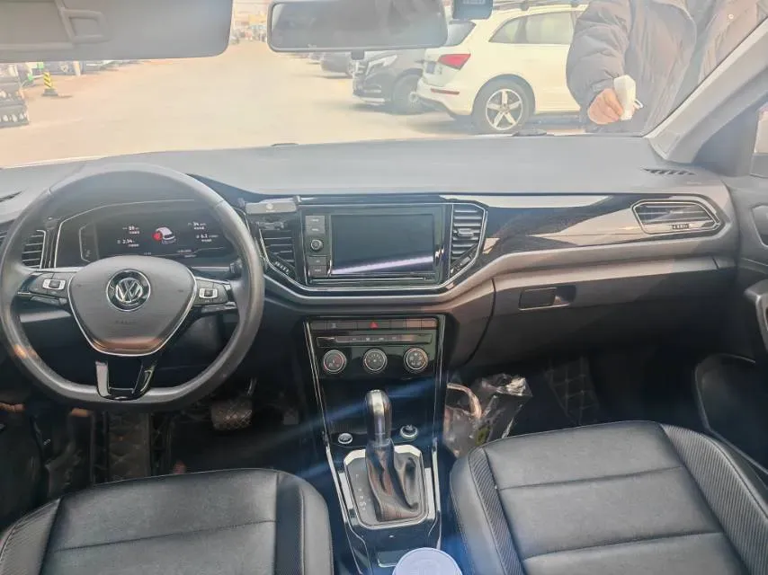 2021 Volkswagen T-Roc 1.4T 150HP L4 7DCT,autocango,china used car exporter,china ev exporter,chinese used car exporter,chinese used ev exporter