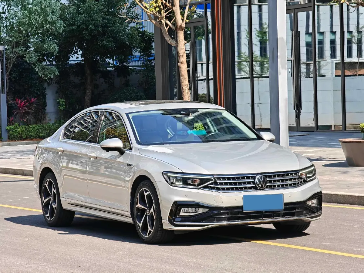 2023 Volkswagen Magotan 2.0T 186HP L4 7DCT,autocango,china used car exporter,china ev exporter,chinese used car exporter,chinese used ev exporter