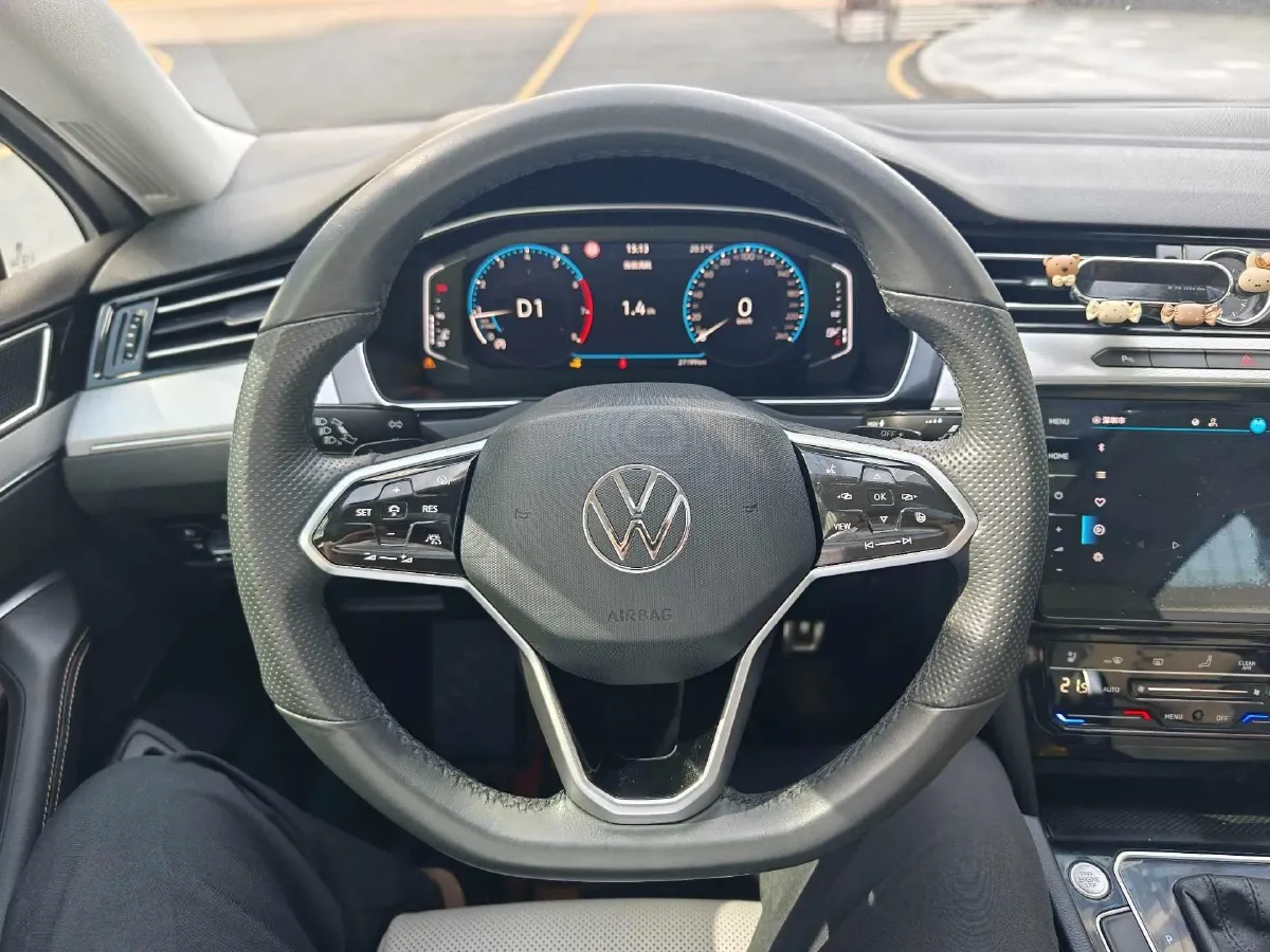 2023 Volkswagen Magotan 2.0T 186HP L4 7DCT,autocango,china used car exporter,china ev exporter,chinese used car exporter,chinese used ev exporter