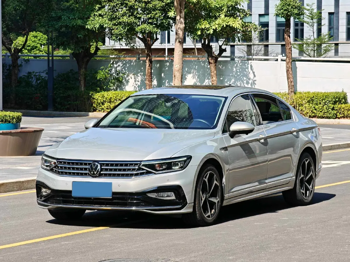 2023 Volkswagen Magotan 2.0T 186HP L4 7DCT,autocango,china used car exporter,china ev exporter,chinese used car exporter,chinese used ev exporter