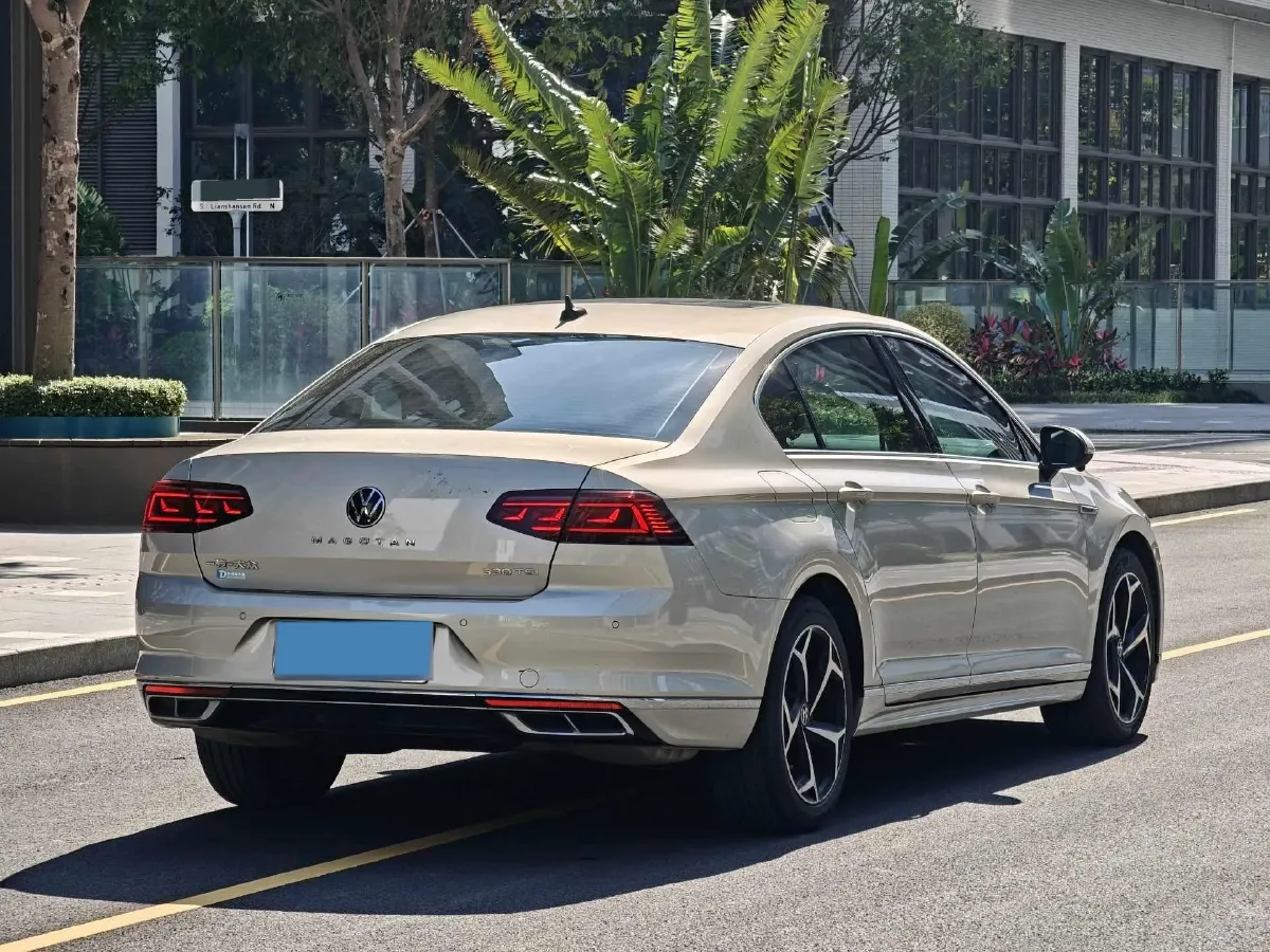 2023 Volkswagen Magotan 2.0T 186HP L4 7DCT,autocango,china used car exporter,china ev exporter,chinese used car exporter,chinese used ev exporter