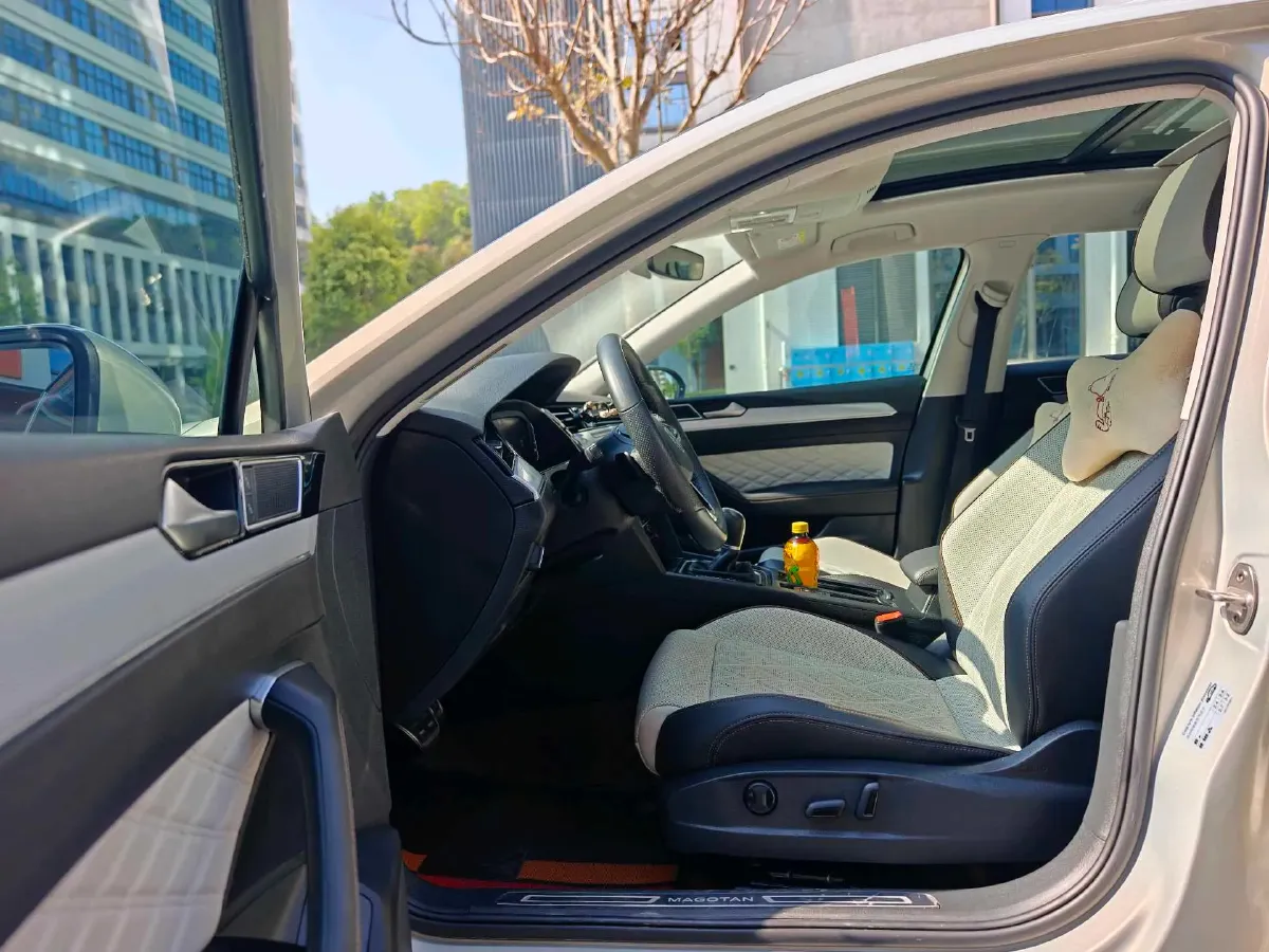 2023 Volkswagen Magotan 2.0T 186HP L4 7DCT,autocango,china used car exporter,china ev exporter,chinese used car exporter,chinese used ev exporter