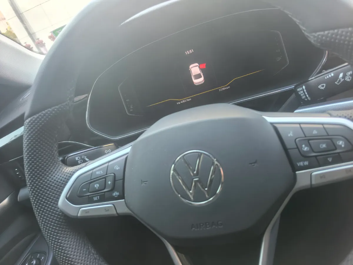 2025 Volkswagen Passat 2.0T 220HP L4 7DCT,autocango,china used car exporter,china ev exporter,chinese used car exporter,chinese used ev exporter