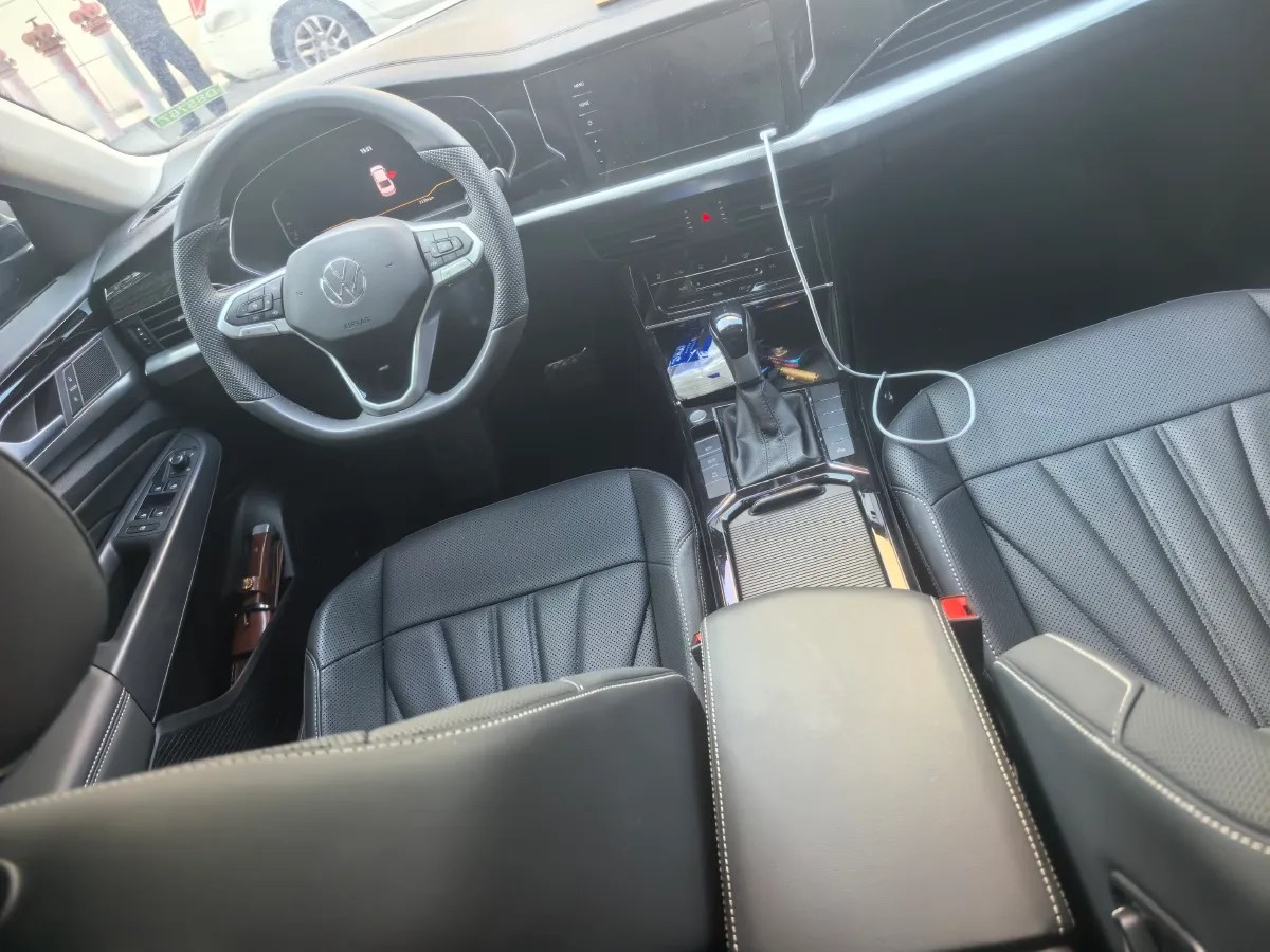 2025 Volkswagen Passat 2.0T 220HP L4 7DCT,autocango,china used car exporter,china ev exporter,chinese used car exporter,chinese used ev exporter