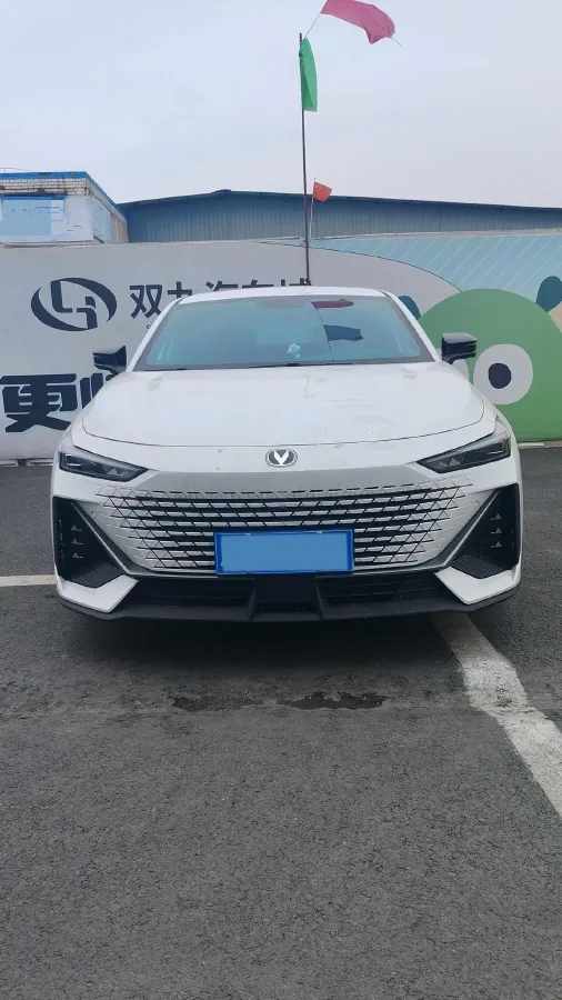 2022 ChangAn UNI-V 1.5T 188HP L4 7DCT,autocango,china used car exporter,china ev exporter,chinese used car exporter,chinese used ev exporter
