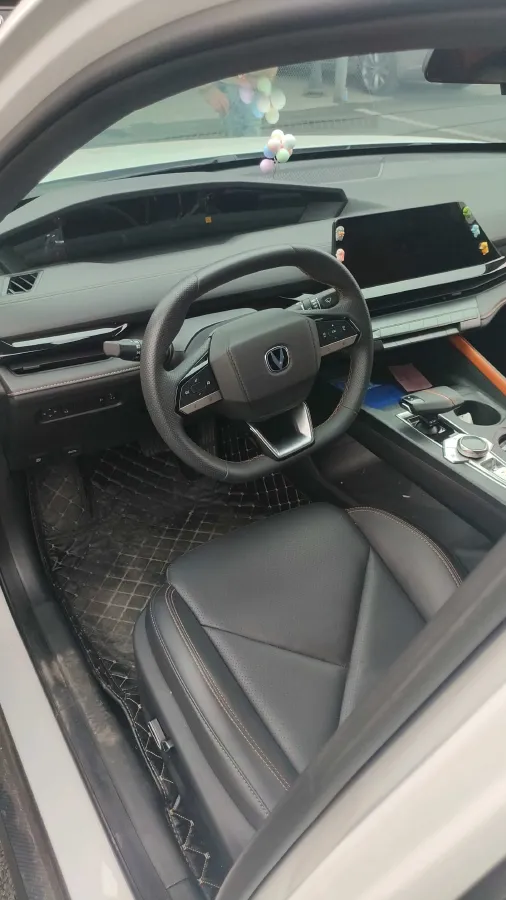 2022 ChangAn UNI-V 1.5T 188HP L4 7DCT,autocango,china used car exporter,china ev exporter,chinese used car exporter,chinese used ev exporter