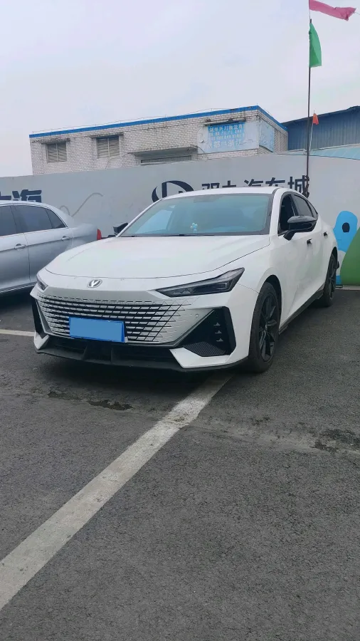 2022 ChangAn UNI-V 1.5T 188HP L4 7DCT,autocango,china used car exporter,china ev exporter,chinese used car exporter,chinese used ev exporter