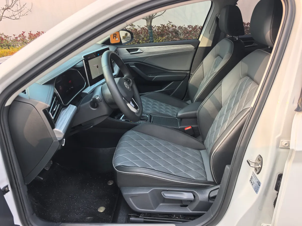 2024 Volkswagen Sagitar 1.5T 160HP L4 7DCT,autocango,china used car exporter,china ev exporter,chinese used car exporter,chinese used ev exporter