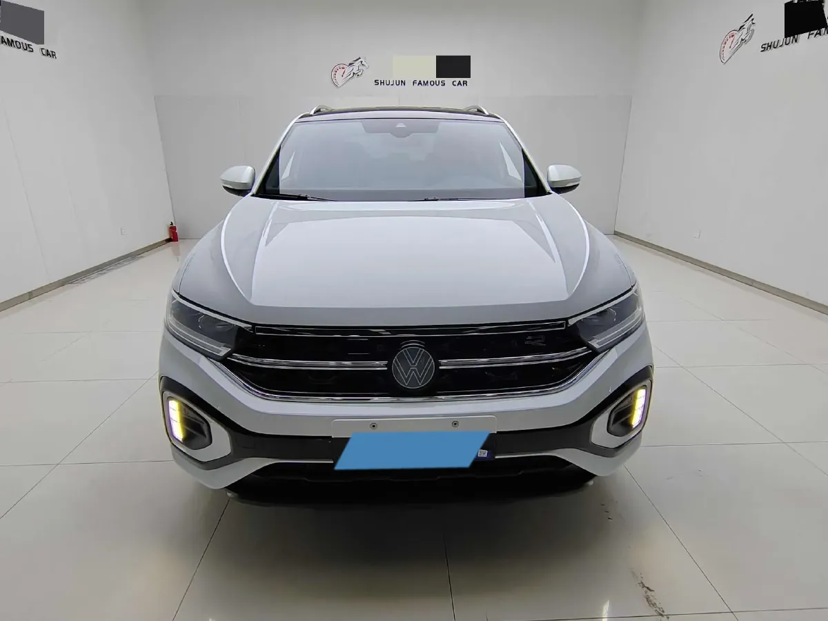2023 Volkswagen T-Roc 1.5T 160HP L4 7DCT,autocango,china used car exporter,china ev exporter,chinese used car exporter,chinese used ev exporter