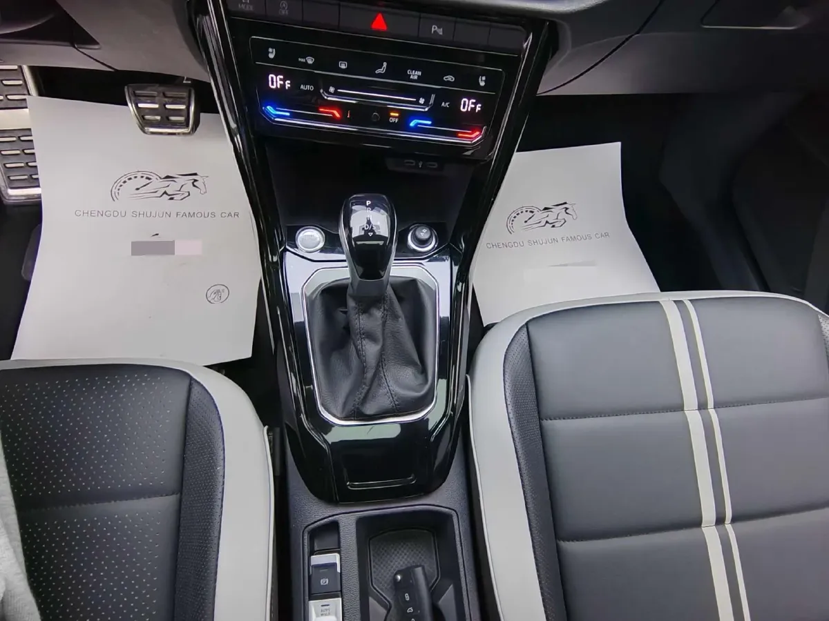 2023 Volkswagen T-Roc 1.5T 160HP L4 7DCT,autocango,china used car exporter,china ev exporter,chinese used car exporter,chinese used ev exporter