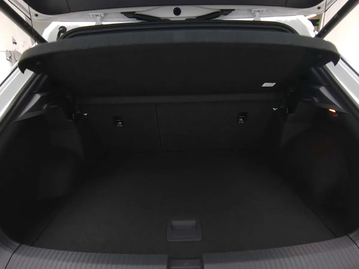 2023 Volkswagen T-Roc 1.5T 160HP L4 7DCT,autocango,china used car exporter,china ev exporter,chinese used car exporter,chinese used ev exporter