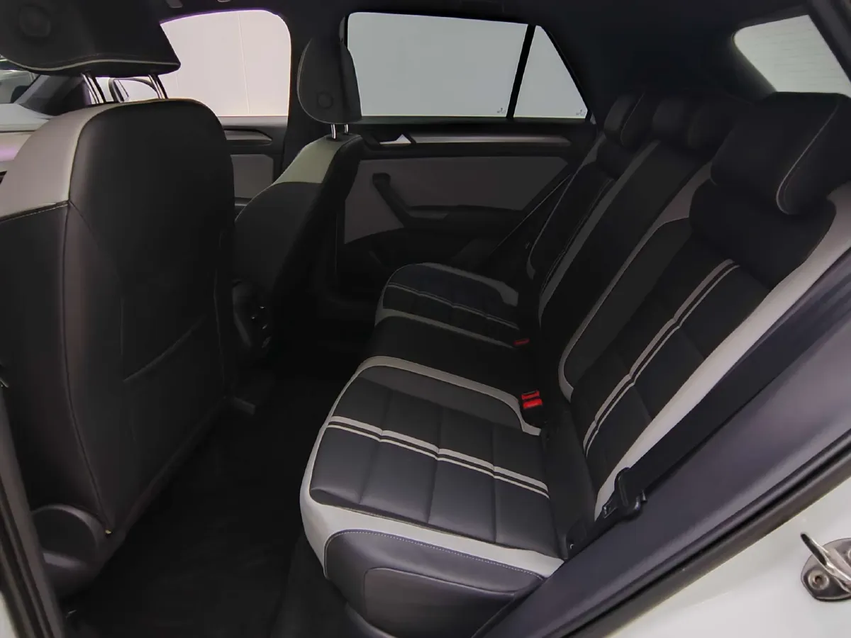 2023 Volkswagen T-Roc 1.5T 160HP L4 7DCT,autocango,china used car exporter,china ev exporter,chinese used car exporter,chinese used ev exporter