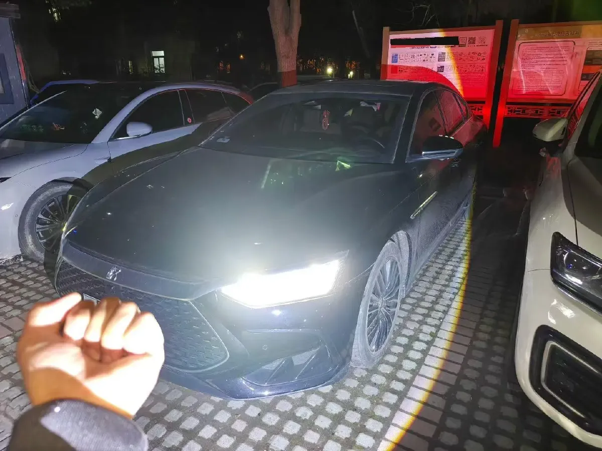 2022 Volkswagen Tiguan L 2.0T 186HP L4 7DCT,autocango,china used car exporter,china ev exporter,chinese used car exporter,chinese used ev exporter