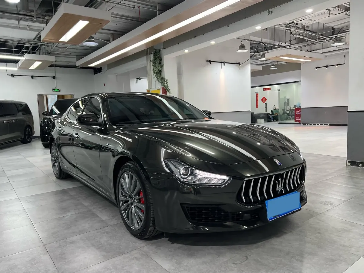 2021 Maserati Ghibli 2.0T 330HP L4 8AT,autocango,china used car exporter,china ev exporter,chinese used car exporter,chinese used ev exporter