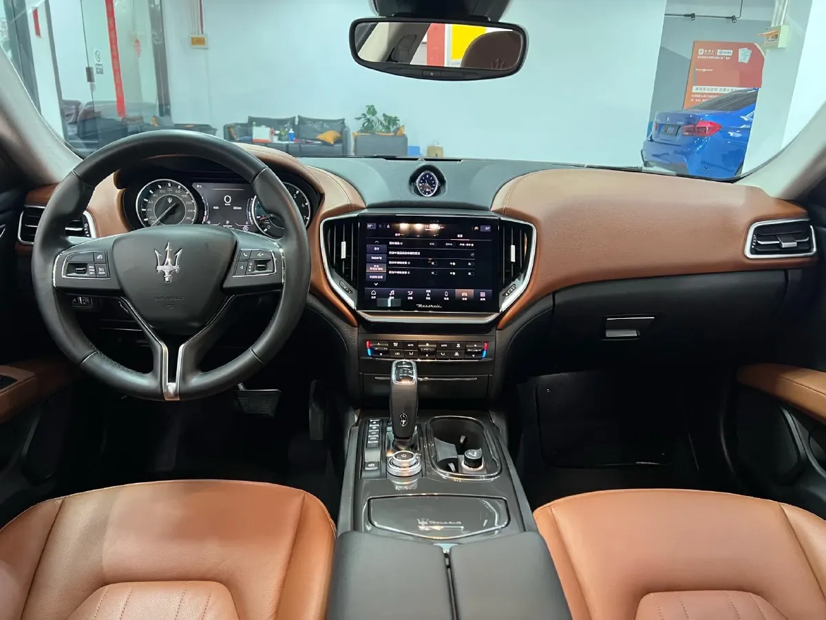 2021 Maserati Ghibli 2.0T 330HP L4 8AT,autocango,china used car exporter,china ev exporter,chinese used car exporter,chinese used ev exporter
