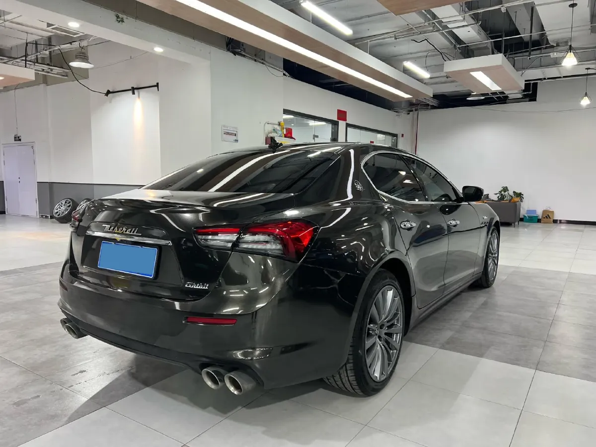 2021 Maserati Ghibli 2.0T 330HP L4 8AT,autocango,china used car exporter,china ev exporter,chinese used car exporter,chinese used ev exporter