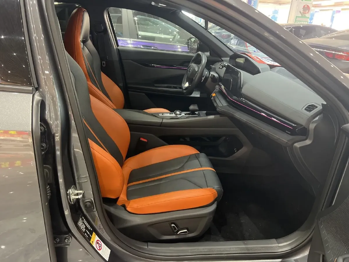 2024 ChangAn UNI-V 1.5T 188HP L4 7DCT,autocango,china used car exporter,china ev exporter,chinese used car exporter,chinese used ev exporter